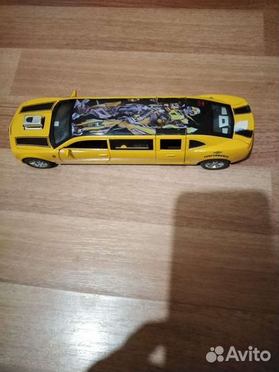 Игрушечная машина