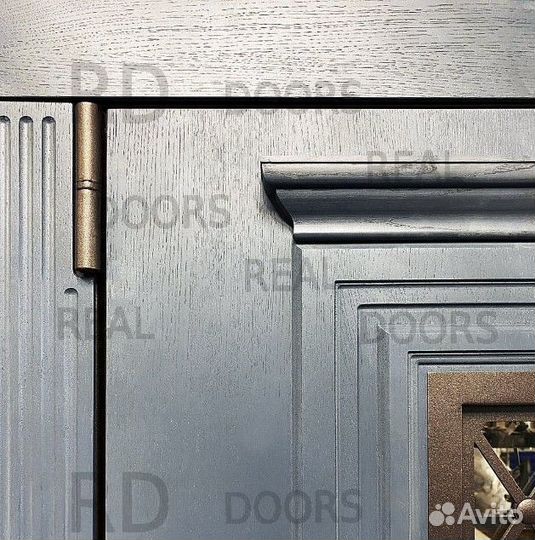 Металлическая входная термо дверь с окном и ковкой