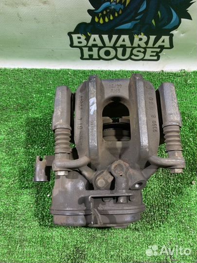 Суппорт задний правый Bmw 5 F10 N52B25AF 2011