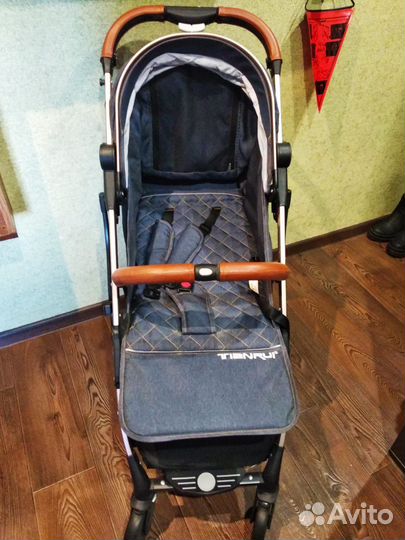 Прогулочная коляска новая