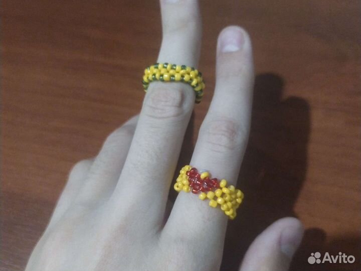 Украшение из бисера