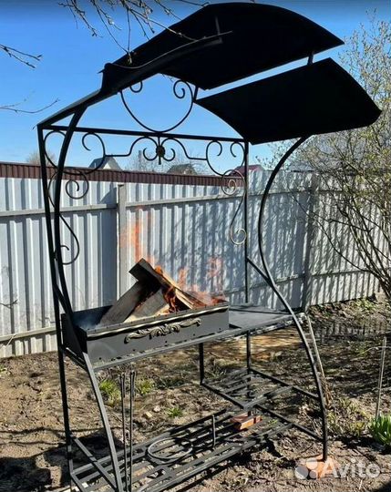 Мангал с крышей