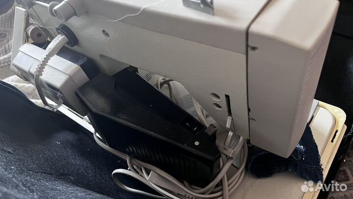 Швейная машина Veritas Rubina, плюс много ниток