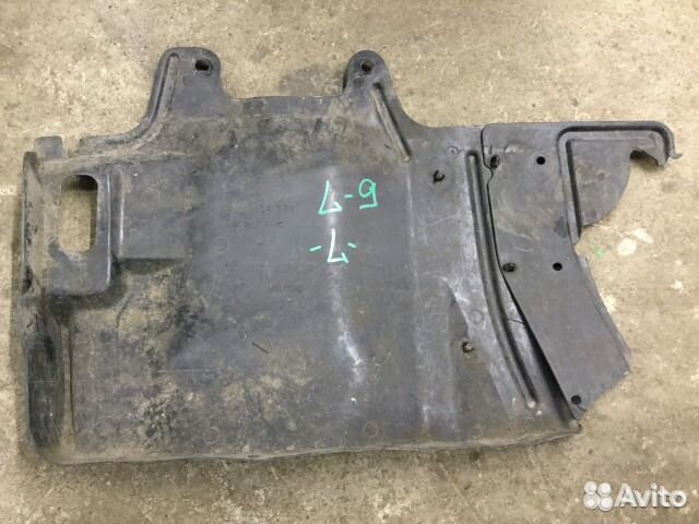 Пыльник двигателя левый Митсубиси Лансер 9 2003-06