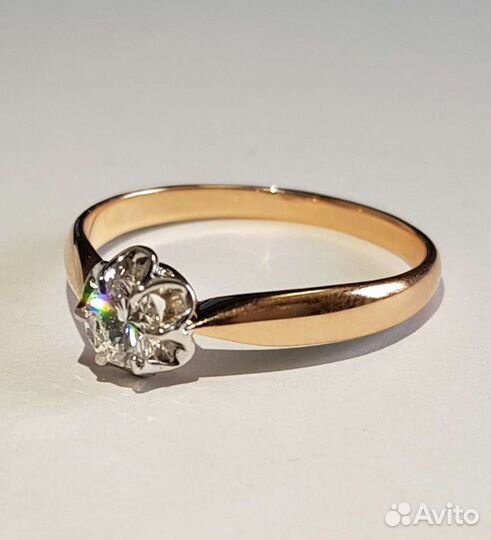 Золотое кольцо с бриллиантом СССР