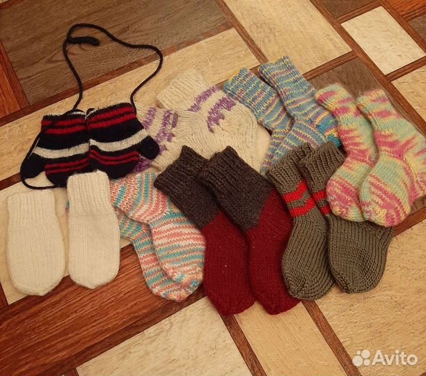 Вязаные детские вещи пакетом