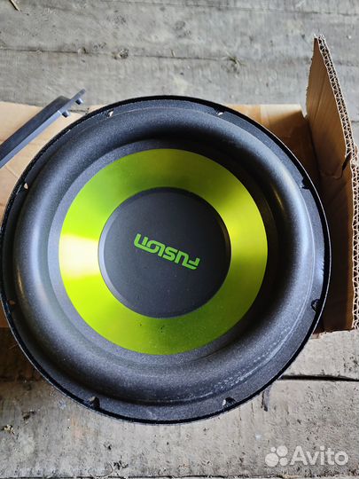 Динамик низкочастотный для закрытого объема