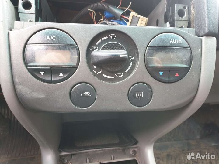 Блок управления климатом Nissan Primera P11