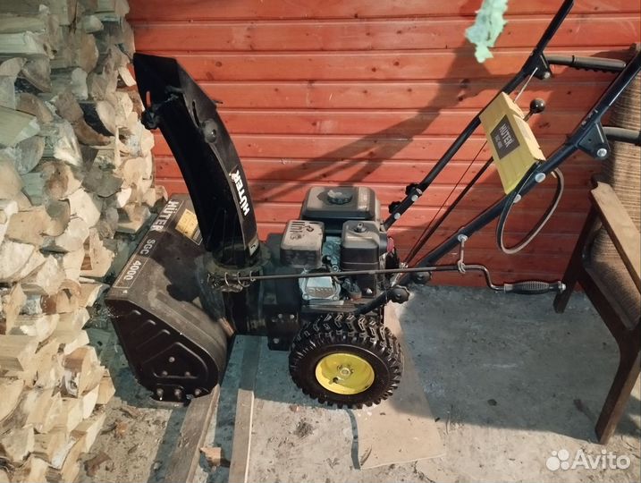 Снегоуборщик бензиновый