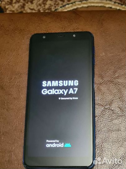 Телефон Samsung a7 2018