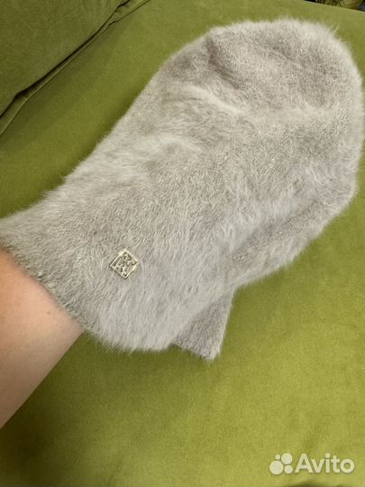 Женская шапка Coccinelle ангора новая