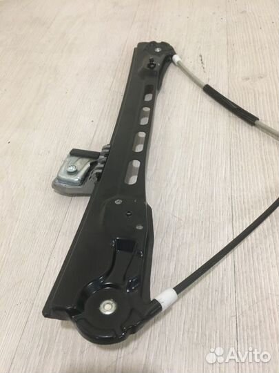 Стеклоподъемник передний левый Mercedes Benz E300