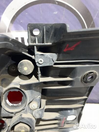 Фонарь задний Nissan X-trail T32 Прав