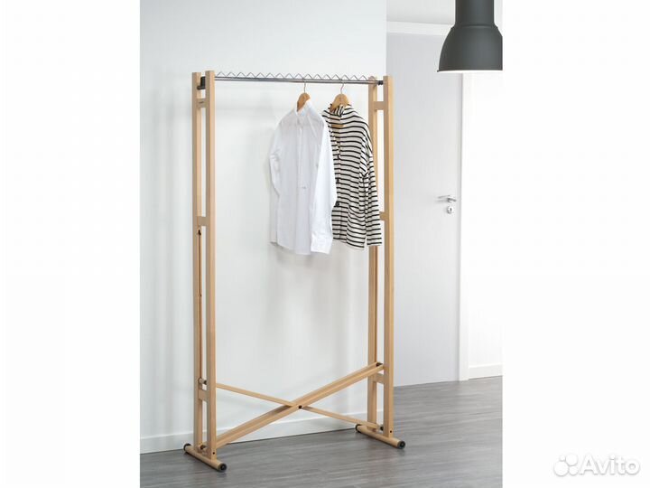 Напольная деревянная вешалка 