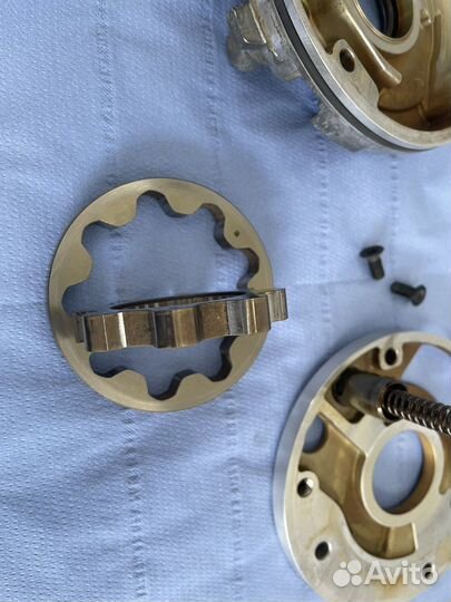 Маслянный насос вольво 2.5t