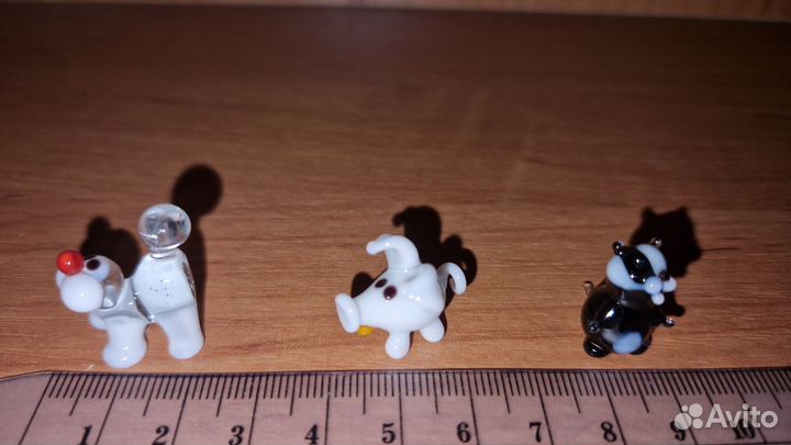 Набор маленьких стеклянных фигурок животных