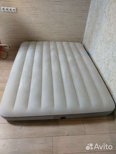 Надувной матрас intex