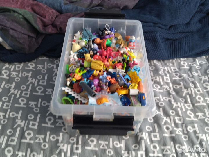 Коллекция игрушек из киндера