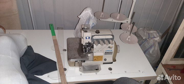 Промышленный 4-Х ниточный оверлок Jack 788B