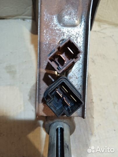 Педаль тормоза Infiniti QX56