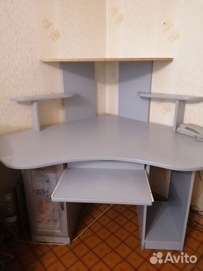 Продам компьютерный стол