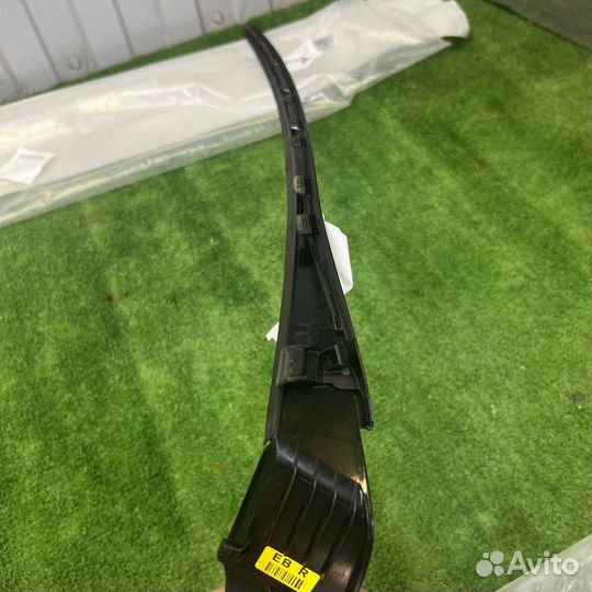 Молдинг лобового стекла правый Kia K5 DL3 2021