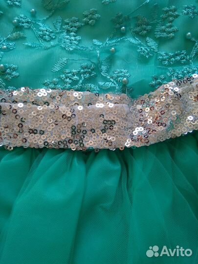 Новое нарядное платье