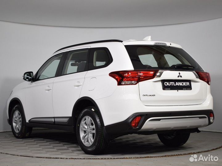 Mitsubishi Outlander 2.0 CVT, 2022