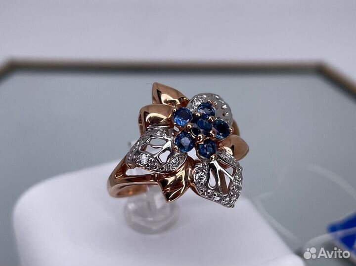 Золотое кольцо с сапфирами 5.63 гр., р.18