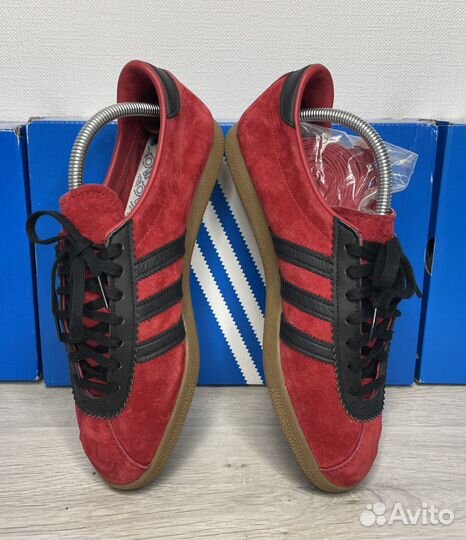 Adidas London red city series