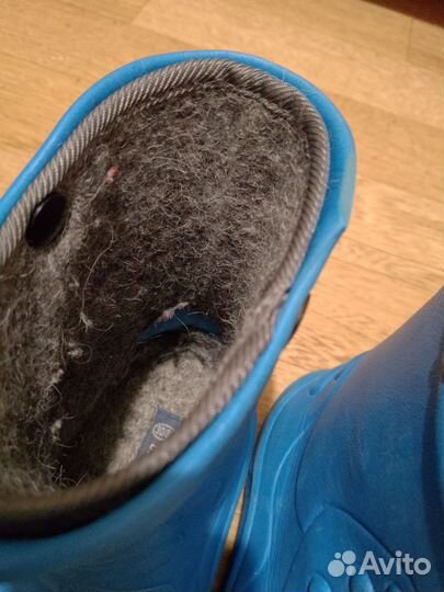 Сапожки деми и шапка шлем