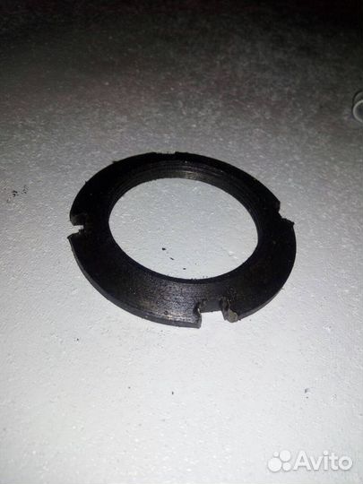 Гайка стопорная 52-1701079