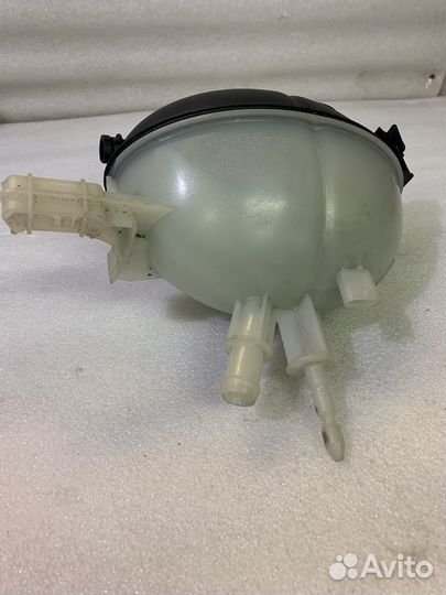 Расширительный бачок Mercedes Benz E Class