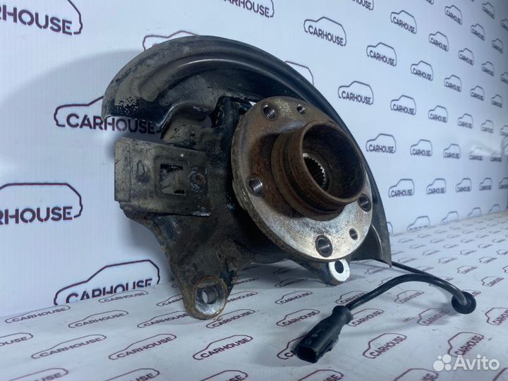 Кулак поворотный передний правый Renault Fluence