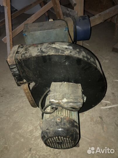 Вентилятор центробежный для надувного батута