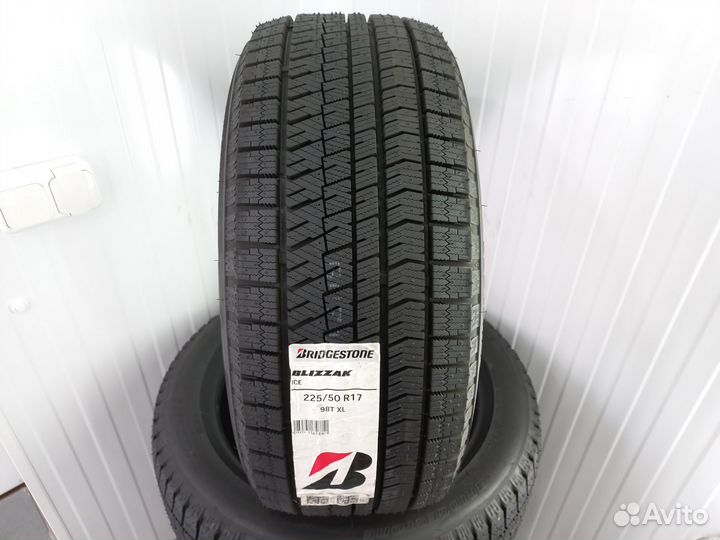 Bridgestone Blizzak Ice 225/50 R17
