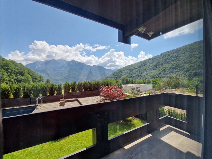 Дом 269 м² на участке 5 сот.