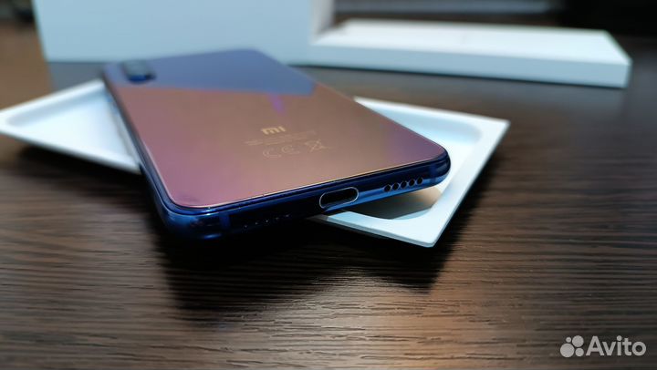 Xiaomi Mi 9 SE, 6/128 ГБ