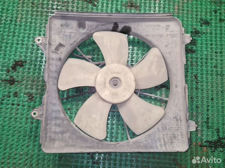 Вентилятор радиатора Honda Civic 8 4D 1,8