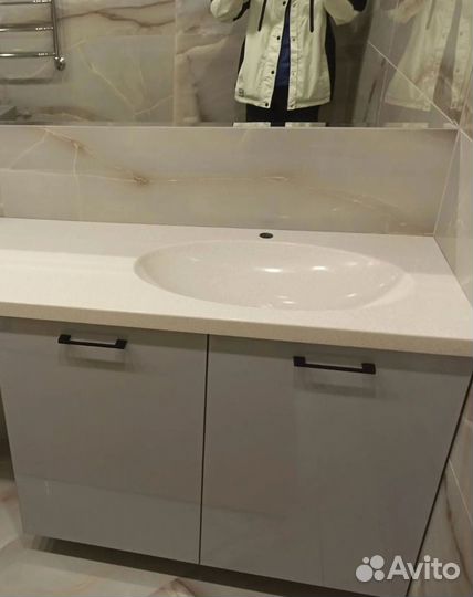 Столешница из искусственного камня в ванную