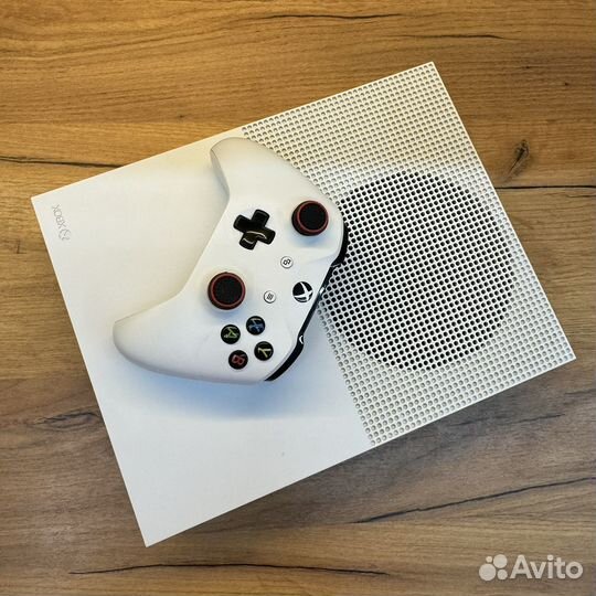 Игровая консоль Xbox one s