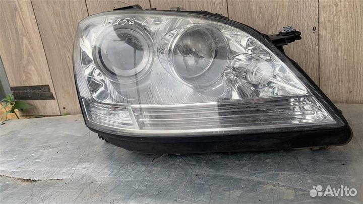Фара правая Mercedes-Benz M-Class