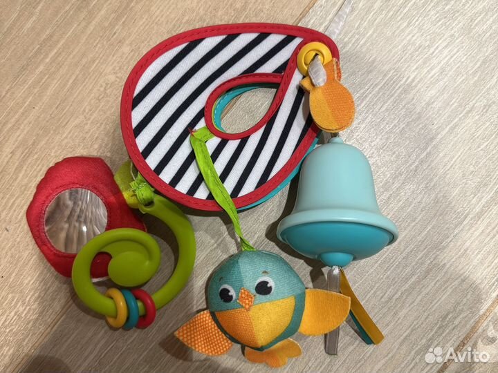 Подвесные игрушки tiny love