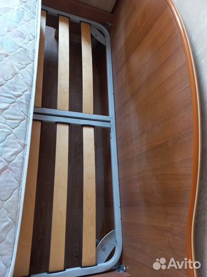 Кровать с матрасом бу