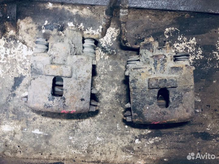 Суппорт тормозной задний Dodge Intrepid 1998-2004