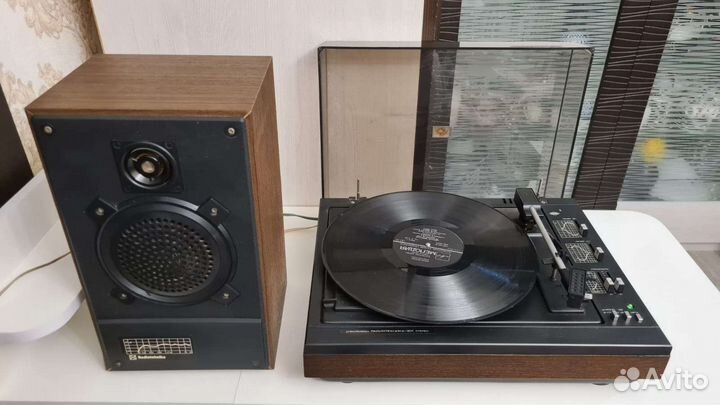 Проигрыватель винила 
