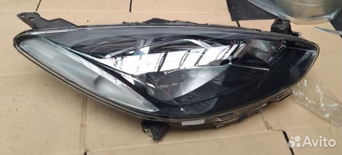 Фара левая Mazda 2 2007-2010 гг