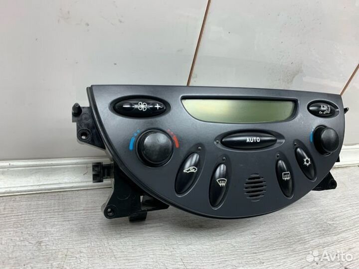 Переключатель отопителя Citroen C5 2.2 2002