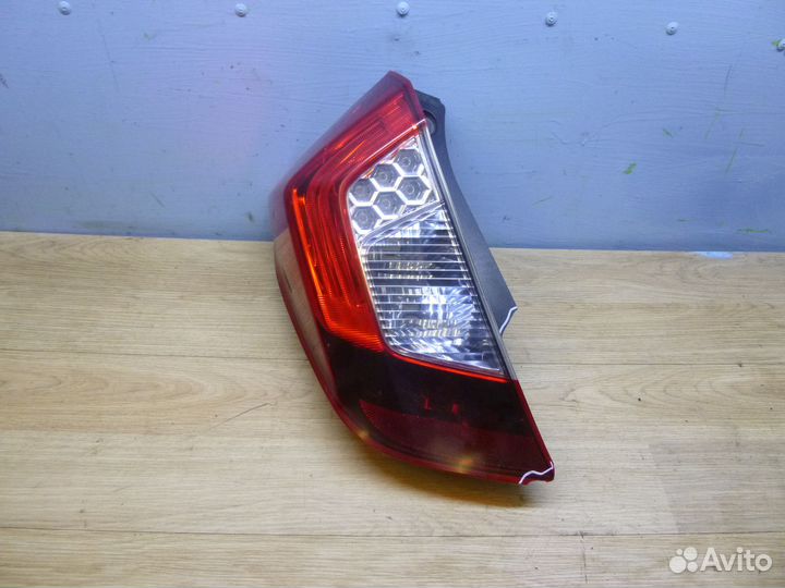 Фонарь задний левый honda Fit 2013-2017