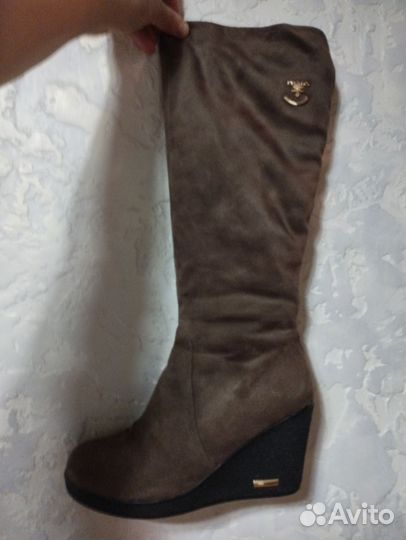 Зимние замшевые сапожки